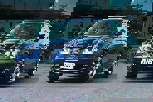 Best cheap classic cars: Jaguar S-Type 1999